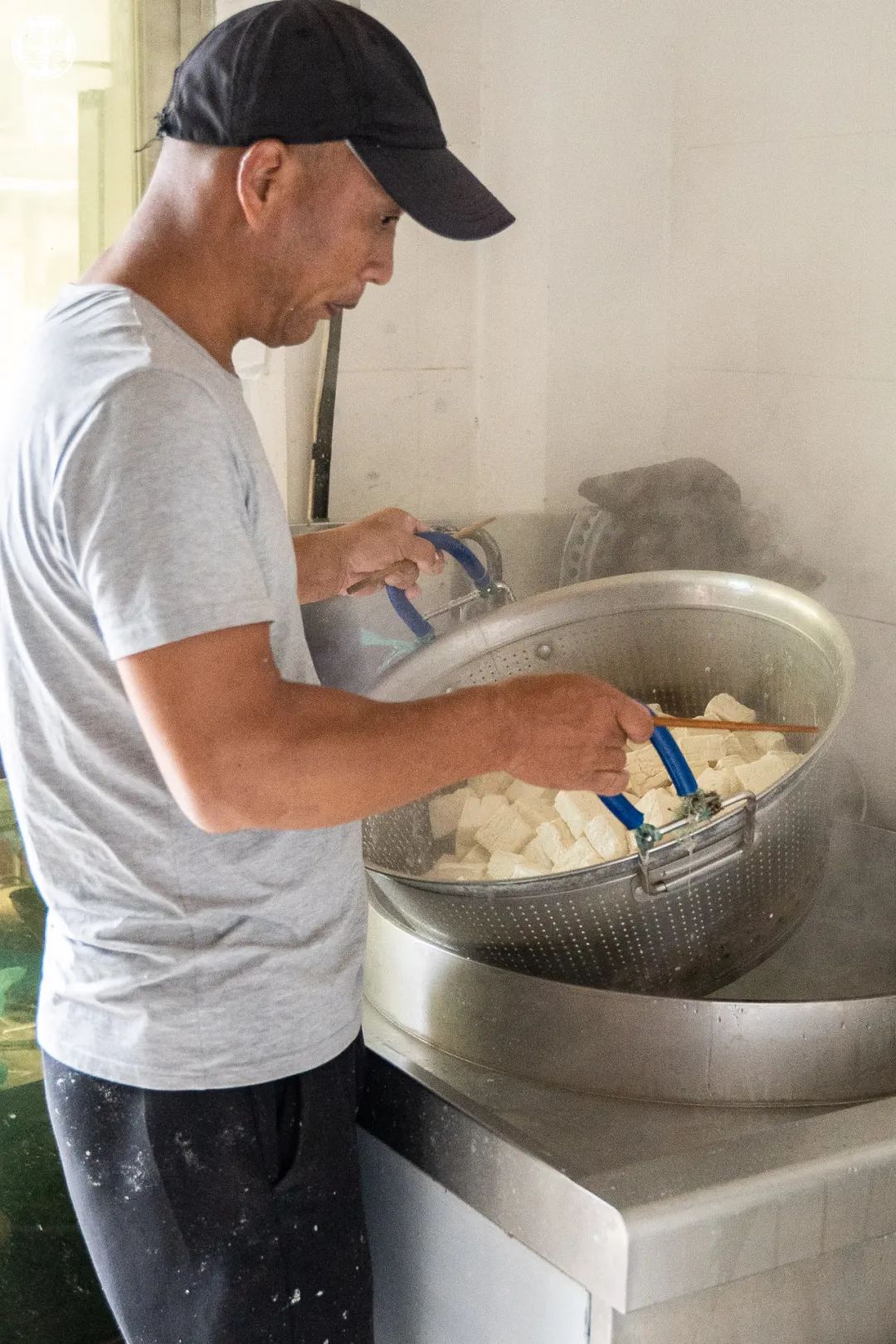 藏在西兴老街的宝藏豆腐干，接力77年的经典味道